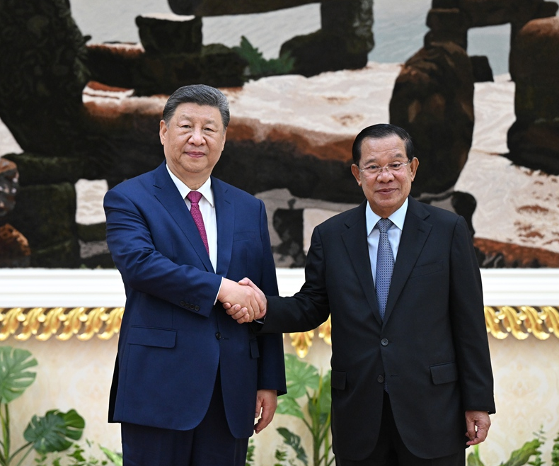 習(xí)近平會(huì)見(jiàn)柬埔寨人民黨主席、參議院主席洪森